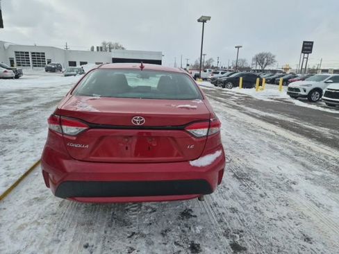 Used 2021 Toyota Corolla LE image 6