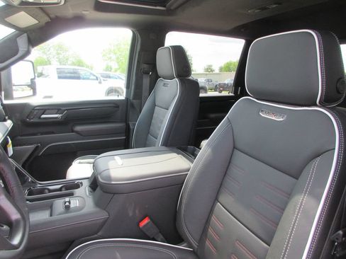New 2026 GMC Sierra 2500 AT4X AWD/4WD image 13