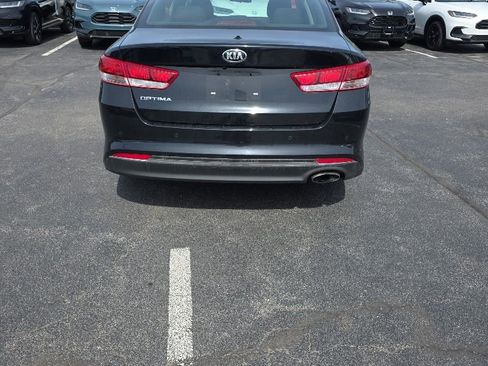 Used 2018 Kia Optima LX w/ 17" Alloy Wheels Package FWD image 7