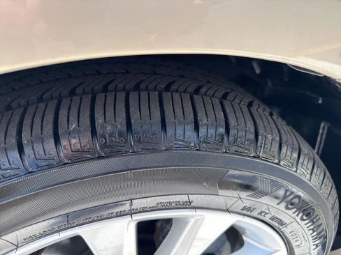 Used 2012 Lexus ES 350 4dr Sdn image 15