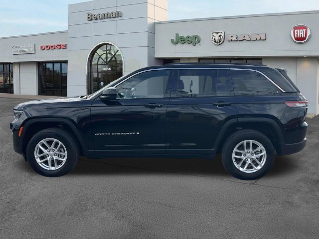 Used 2025 Jeep Grand Cherokee Laredo X w/ Luxury Tech Group I AWD/4WD image 4