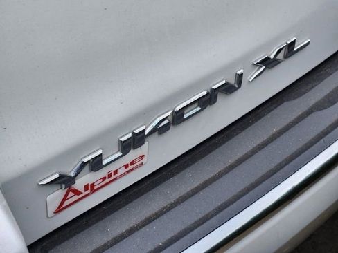 Used 2020 GMC Yukon XL Denali w/ Open Road Package image 9