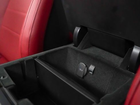 Certified 2025 Porsche Panamera 4 image 35