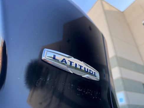 Used 2020 Jeep Cherokee Latitude image 28