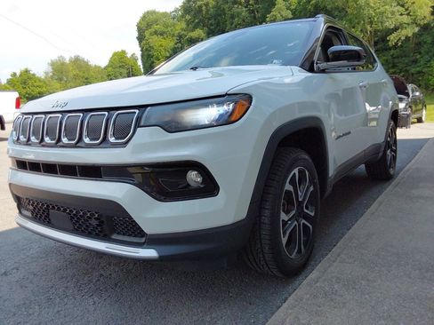 Used 2022 Jeep Compass Limited AWD/4WD image 9