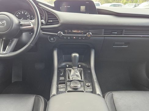 Used 2022 MAZDA MAZDA3 s FWD image 10