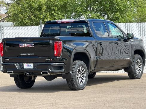 Used 2023 GMC Sierra 1500 AT4 w/ Technology Package AWD/4WD image 4