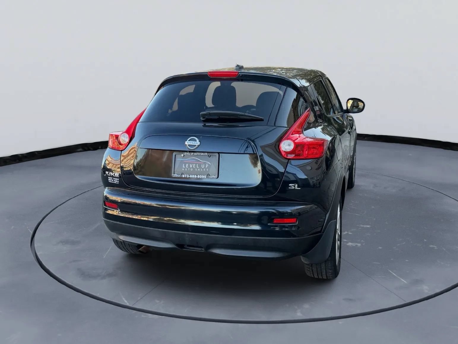 Used 2011 Nissan Juke SL FWD image 4