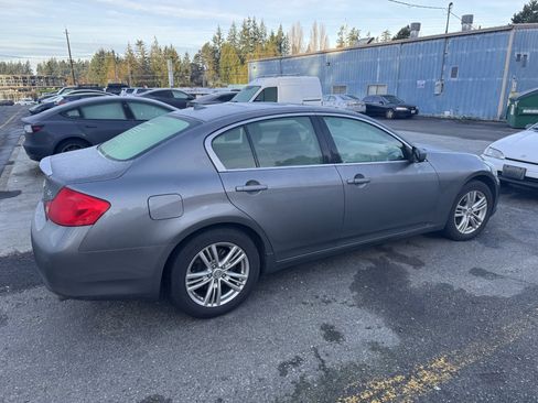 Used 2013 INFINITI G37 x w/ Premium Pkg image 1