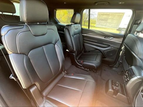New 2025 Jeep Grand Cherokee L Limited image 13