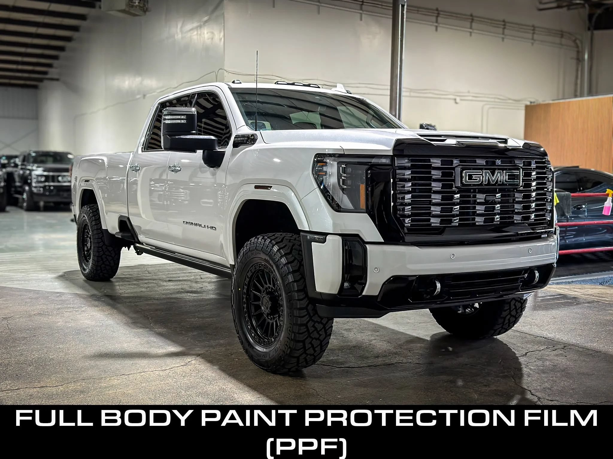Used 2025 GMC Sierra 3500 Denali Ultimate AWD/4WD image 3