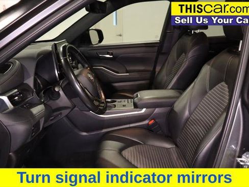 Used 2021 Toyota Highlander XSE image 21