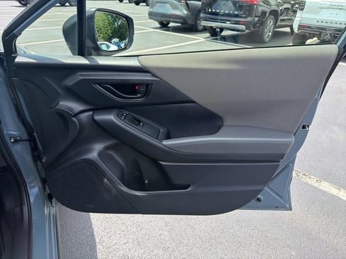 Used 2025 Subaru Crosstrek 2.5i Premium AWD/4WD image 9