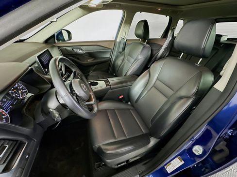 Used 2023 Nissan Rogue SV w/ SV Premium B Package image 13