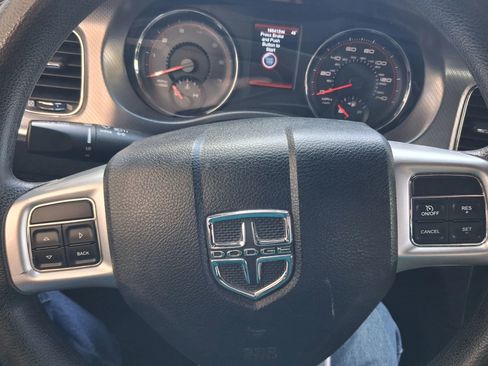 Used 2012 Dodge Charger SE RWD image 10