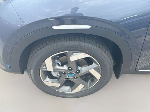 New 2026 Hyundai Venue SEL FWD image 23