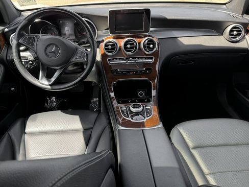 Used 2019 Mercedes-Benz GLC 300 4MATIC image 27