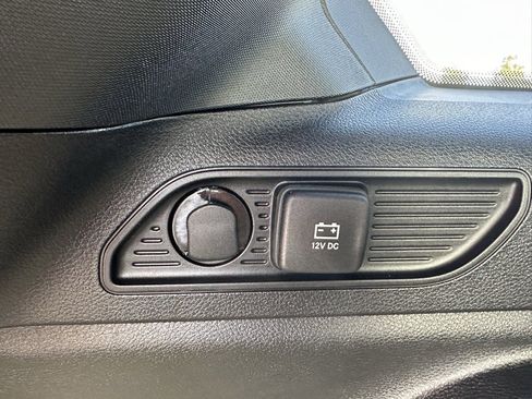 New 2025 Jeep Grand Cherokee Altitude image 14