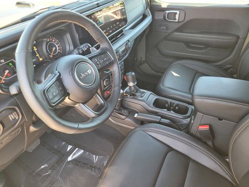 Used 2025 Jeep Wrangler Unlimited Rubicon 392 AWD/4WD image 16