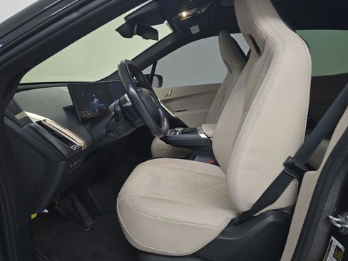 Used 2024 BMW iX xDrive50 w/ Sport Package image 4