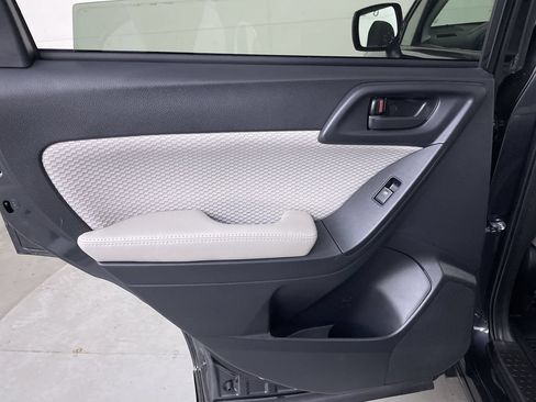 Used 2017 Subaru Forester 2.5i Premium w/ All-Weather Package AWD/4WD image 19
