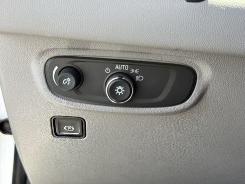 Used 2019 GMC Terrain SLE w/ Driver Convenience Package FWD image 13