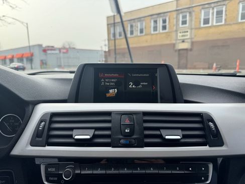 Used 2018 BMW 320i Sedan image 29