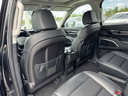 Used 2025 Kia Telluride S image 17