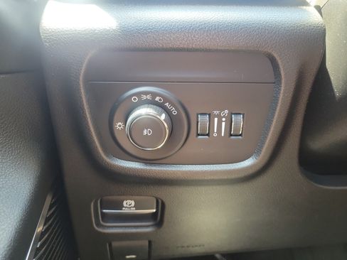 Used 2022 Jeep Grand Cherokee L Overland w/ Luxury Tech Group IV AWD/4WD image 19