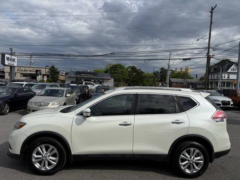 Used 2016 Nissan Rogue SV w/ SV Premium Package AWD/4WD image 5