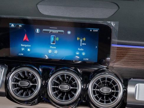 Certified 2025 Mercedes-Benz GLB 250 image 20