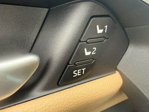 Used 2025 Toyota RAV4 Limited image 11