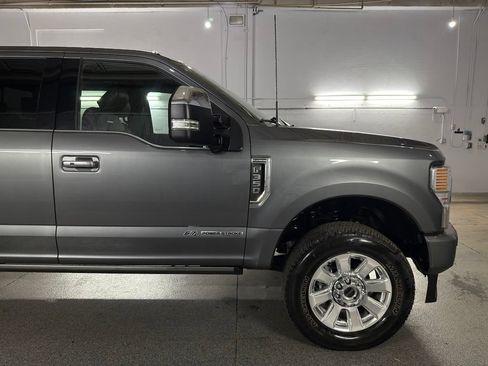 Used 2022 Ford F350 Platinum AWD/4WD image 4