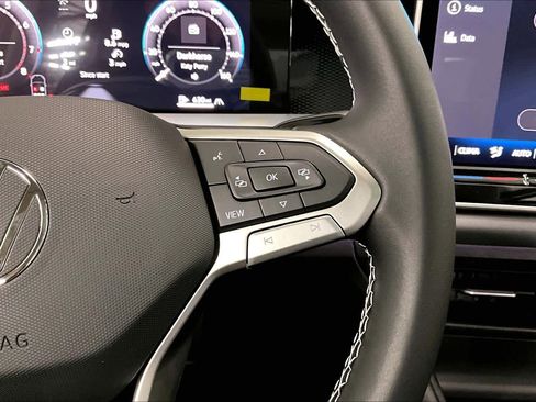 New 2026 Volkswagen Tiguan SE image 18