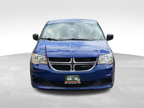 Used 2019 Dodge Grand Caravan SE w/ UConnect Hands-Free Group FWD image 2