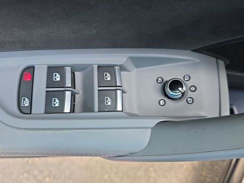 Used 2018 Audi SQ5 Premium Plus w/ S Sport Package image 28