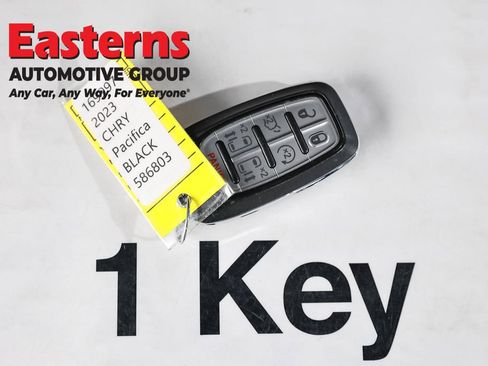 Used 2023 Chrysler Pacifica Touring-L FWD image 24
