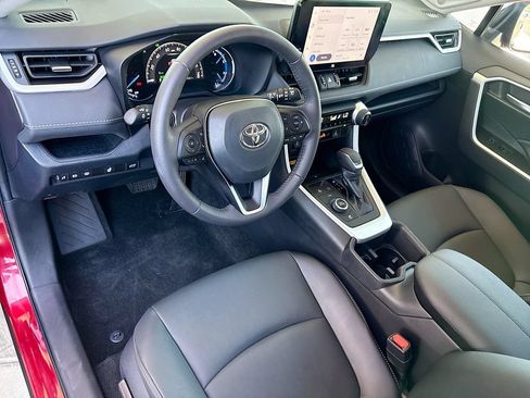 Certified 2023 Toyota RAV4 XLE Premium AWD/4WD image 9