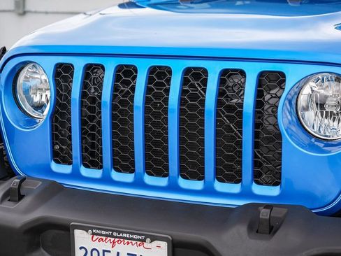 Used 2022 Jeep Gladiator Sport AWD/4WD image 7