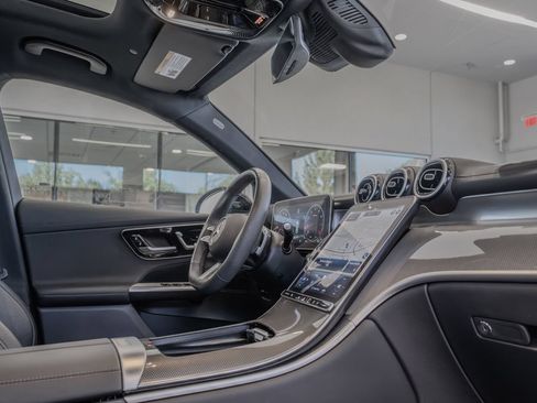Used 2024 Mercedes-Benz GLC 300 4MATIC image 18
