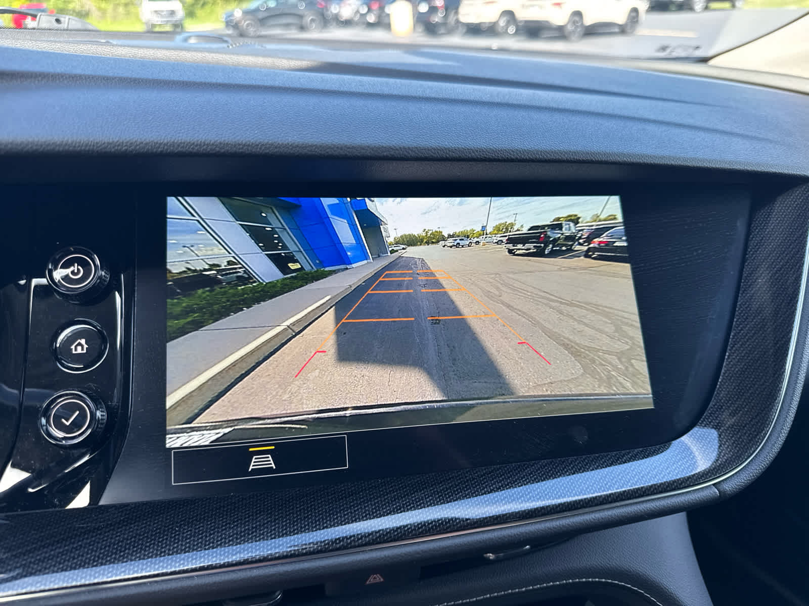 Certified 2022 Buick Envision Preferred AWD/4WD image 24