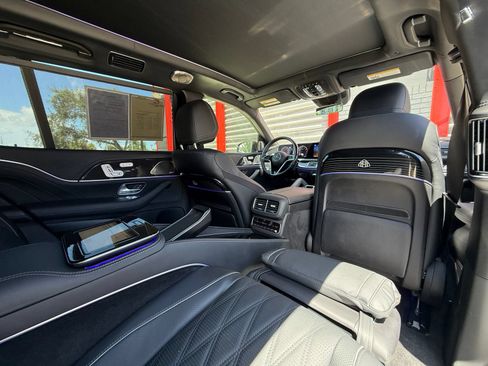 Used 2024 Mercedes-Benz Maybach GLS 600 4MATIC image 28