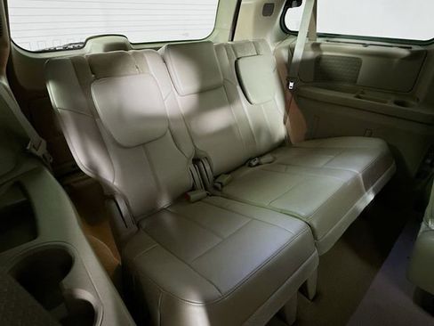 Used 2013 Chrysler Town & Country Limited w/ Luxury Group FWD image 29