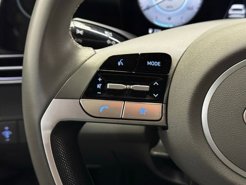 Used 2025 Hyundai Elantra SEL image 22