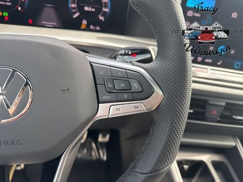 New 2025 Volkswagen Tiguan SE R-Line image 14