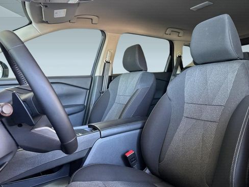Used 2025 Nissan Rogue SV FWD image 21