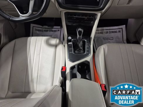Used 2022 Volkswagen Tiguan SE FWD image 38