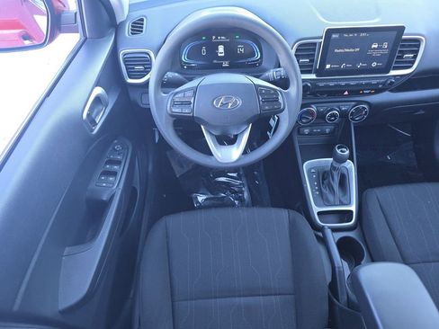 Used 2024 Hyundai Venue SE image 20