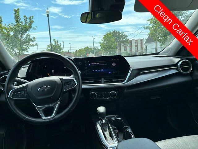 Used 2025 Chevrolet Trax ACTIV FWD image 3