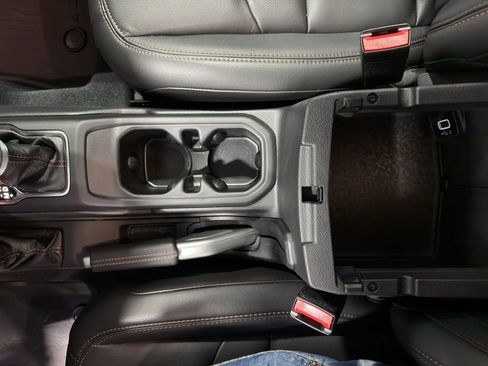 Used 2022 Jeep Wrangler Unlimited Rubicon w/ Xtreme Recon 35" Tire Package image 37